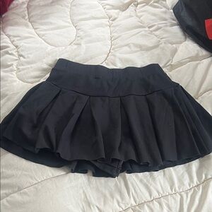 Cute black forever 21 pleated skirt